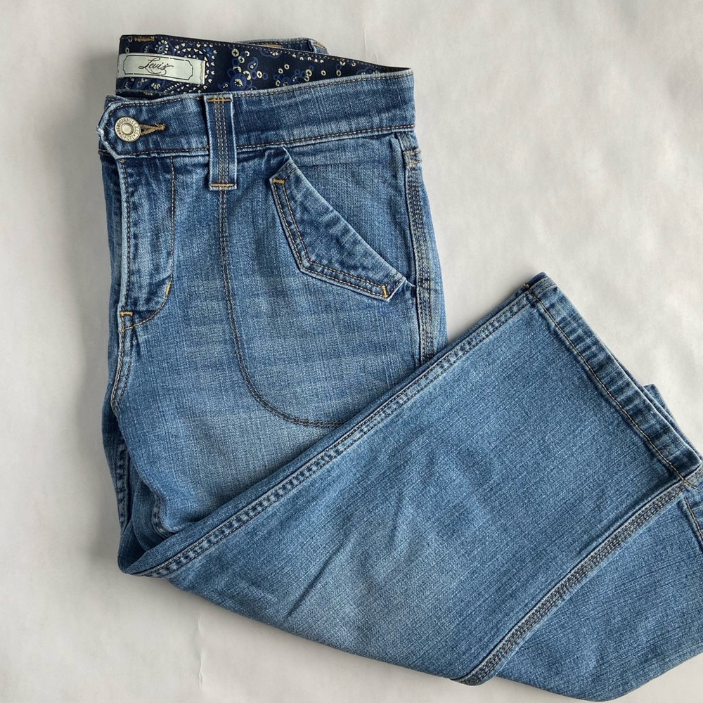Levi’s crop jeans